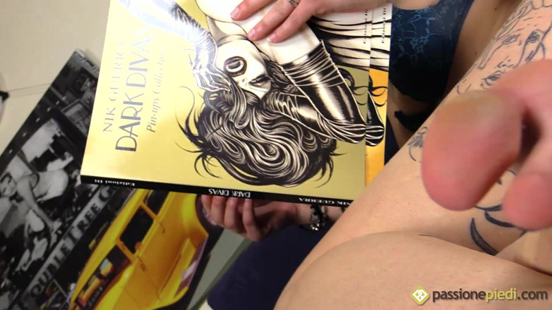 Foot Fetish HD: Arya, gorgeous tattooed babe enjoys reading a magazine and playing...