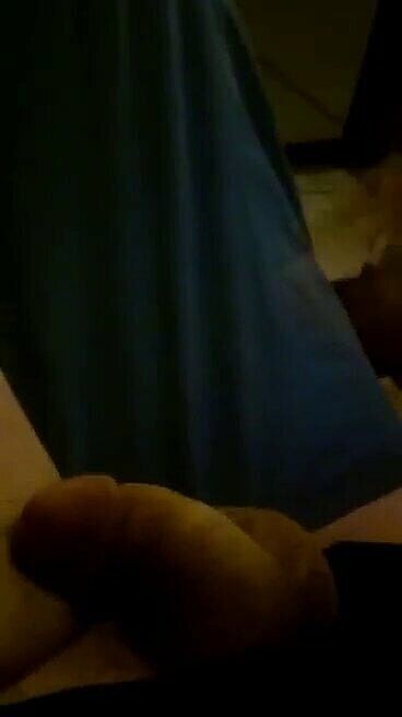 GeneWadexxx: ビッグベアポルノスターGenewade42xxx絶頂