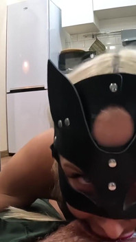 Dominatrix mea en la polla, chupando pies, mamada descuidada, chupando prolapso