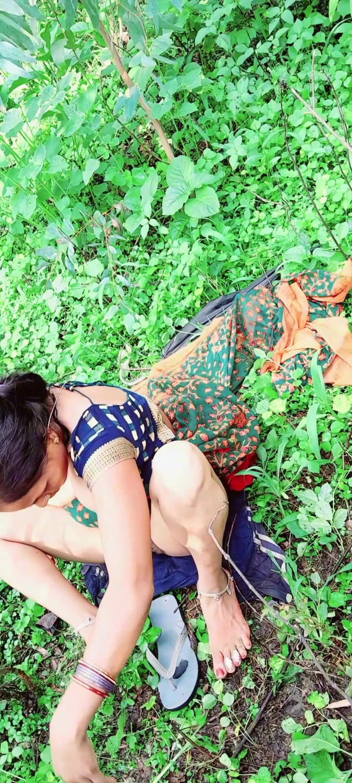 Renudbf: Saat itu musim hujan dan kakak iparnya. Keduanya pergi keluar...