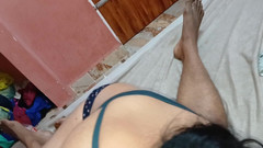 Apple Porn: Napalona Desi Bhabhi Gorące obciąganie i urocza ręczna robota