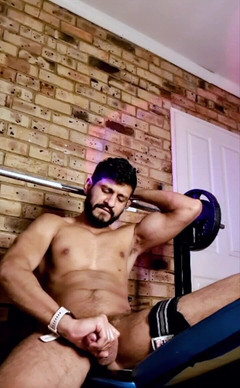Otterjock_91: POV you forgot wallet after our workout and walked back...