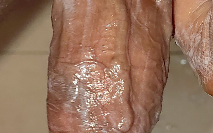 Jastin: 宿舎の部屋でオナニー中に捕まった大学生