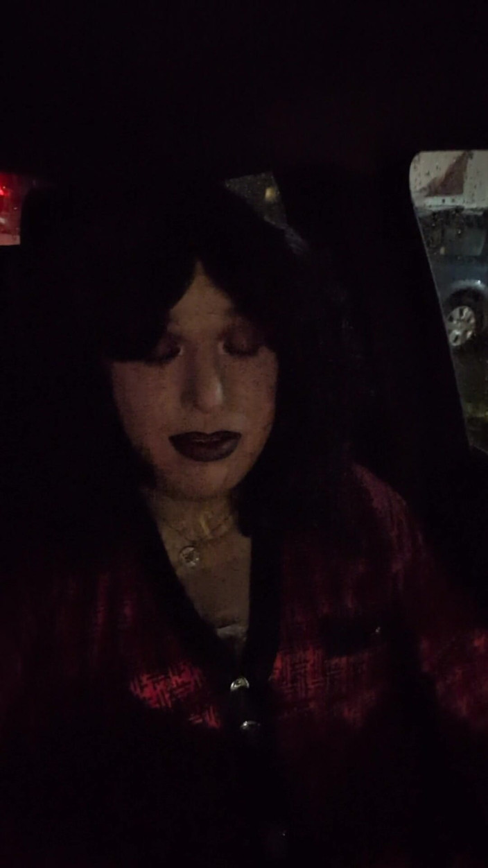 Tongue Lashor 69: Alone in Car