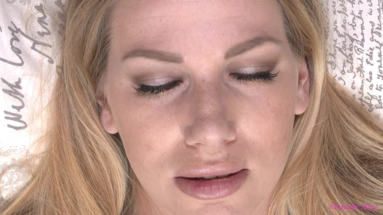 Danielle Maye: Cận cảnh đụ