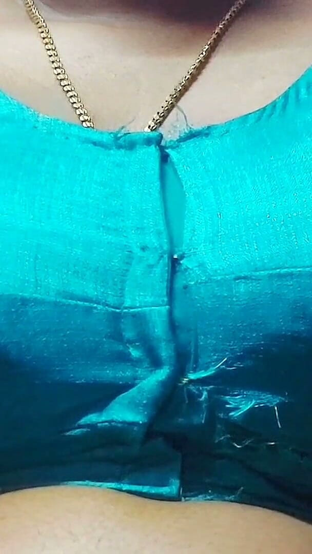 Desi Mohini: Teta a její milenec, sexuální video v soukromí
