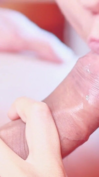 ดูดควยกับช่วยมือใกล้ๆ เท่านั้น