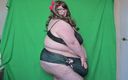 SSBBW Lady Brads: Nsfw fetter strip in den bikini