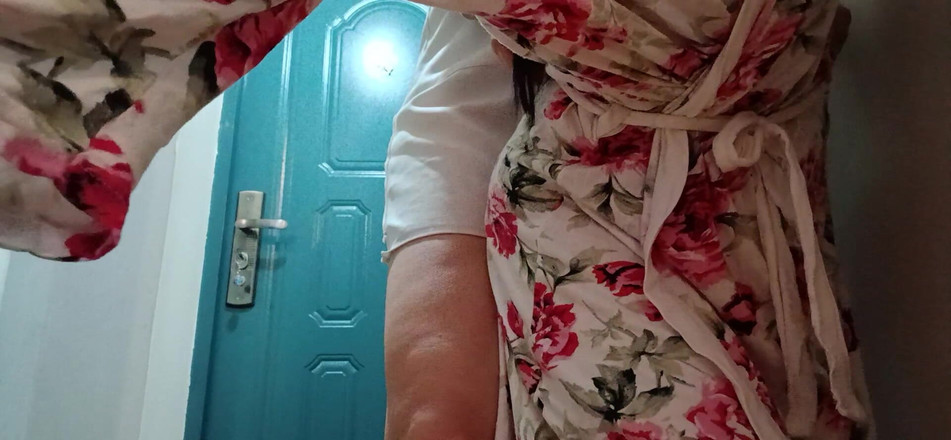 Lesbian-candys: Una enfermera lesbiana me folla mientras el médico prescribe tratamiento