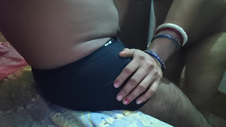 Busty Banuu: Isteri India panas dikongkek suami panas