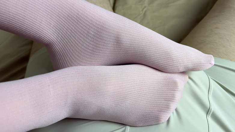 Gloria Gimson: Este Es Tu Vídeo Favorito De Footish Con Calcetines Rosas