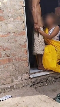 Gospodină indiană în aer liber se fute cu cumnatul vecinului