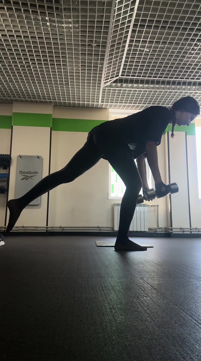 Skinny_lady69: Gym dengan kaus kaki nilon