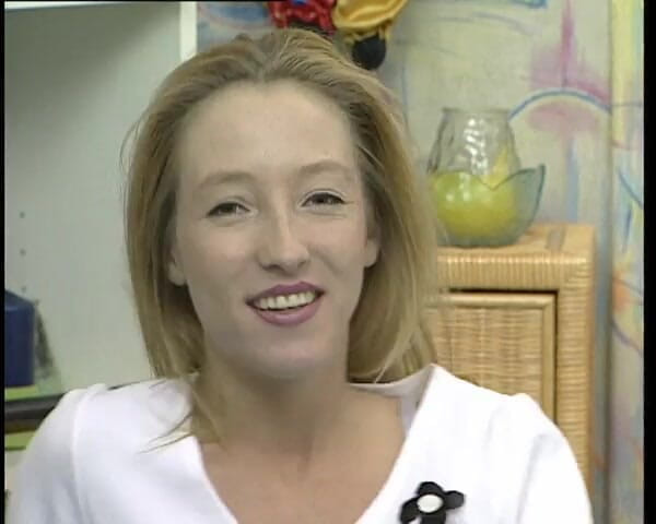 YOUR FIRST PORN: Seltsame Jessica Zeigt Ihre Kleine Muschi - Zvláštní Jessica ukazuje svou...