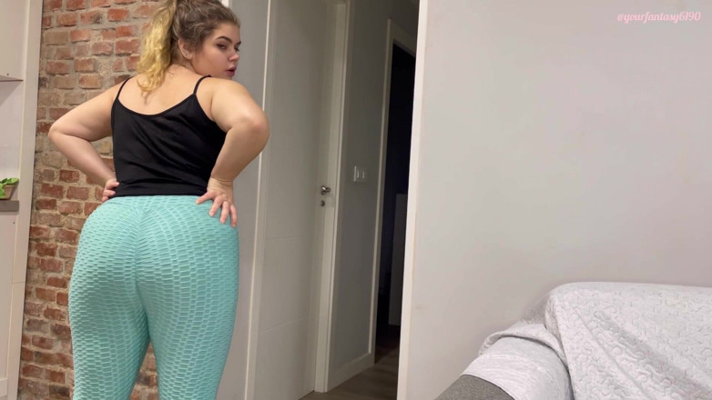 Your fantasy studio: Péter dans un legging turquoise Tik Tok