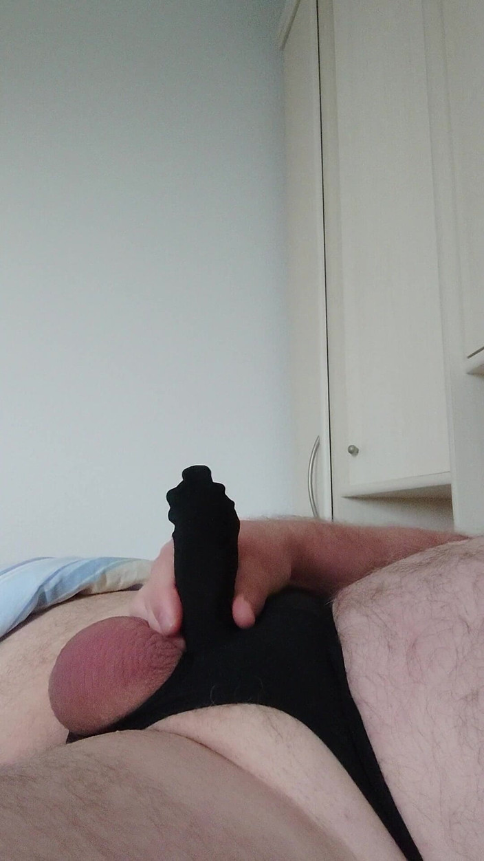 Carmen_Nylonjunge: Роговий дрочить у чорних стрінгах для члена