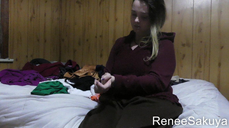 Renee Sakuya: Podprsenka fetiš, Výměna podprsenky