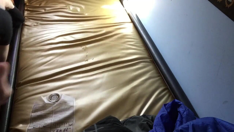 Aussie bi boy: Další výstřik na vodní posteli video