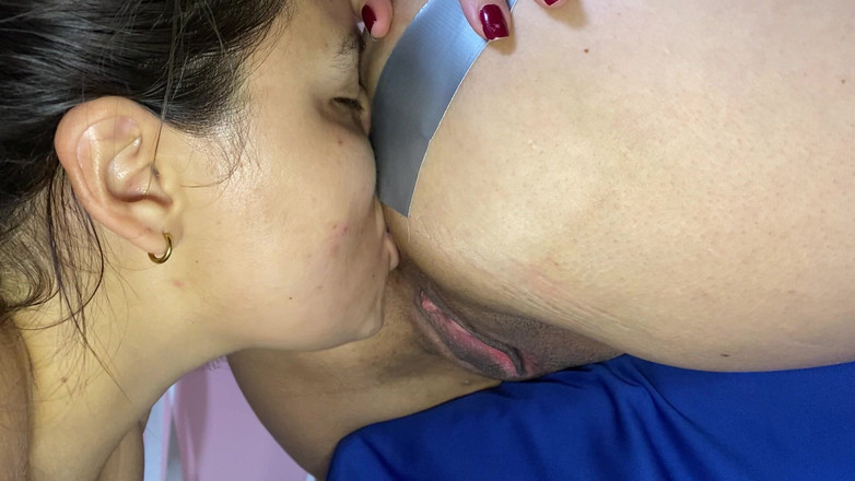 zoemelissa: 촉촉하고 촉촉한 엉덩이의 강한 구강 성교