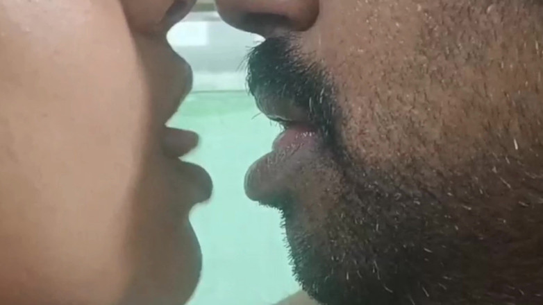 Wonder: Cheating Married Women Lipp Kiss and Tounge Twist Romance with...