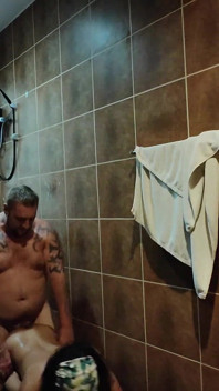 Jimbob and Moana Fuck in the Shower