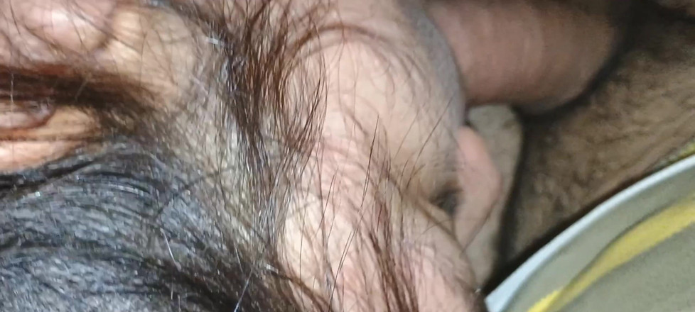 Ionut899: 계부가 하루 종일 나에게 구강성교를 해주고 섹스해. 그는 나를 자기 성기에 넣고 배를 내 안에 넣어 주었어