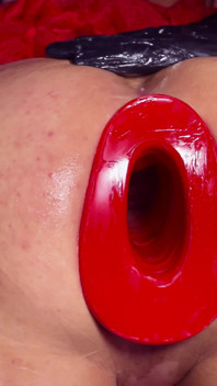Sissy Turns Xxl Hole