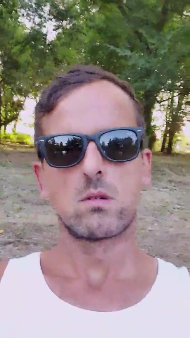 Slutboyben: Сексуальна, але безглузда свиня ексгібіціоніста