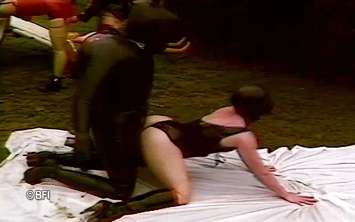 Fetish Tv: week-end latex