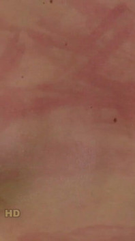 Поліцейський Тайрон батогом для грудей