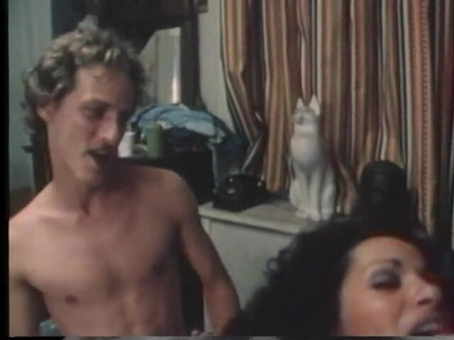 Old Good Porn: Veel sletten krijgen warme lading over hun lichaam