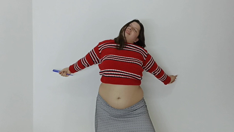 Alice H: 빗질 머리와 스트레칭