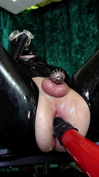 Salope anale Fisted et Pissed on