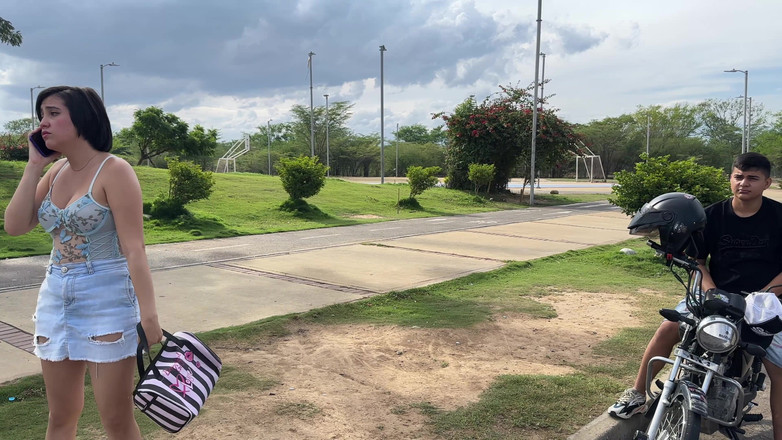 ManuelaAlvarez: Pria asing ini mengajakku ke rumahnya untuk ngentot habis-habisan di...