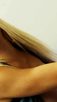 Cindy Behr leva pau anônimo no Gloryhole