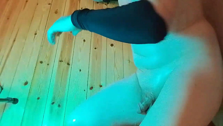 Kitty_Cross: Спокусливий кроссдрессер повільно рухається тілом з неслухняною пристрастю