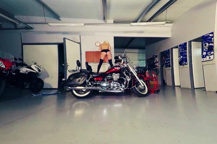 Daisy Lee in Moto Garage (Bikes And Babes TV)