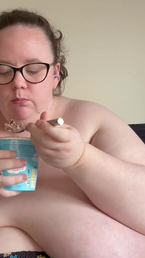 ivygoldpremium: První část sobotní noci s jídlem bbw ssbbw