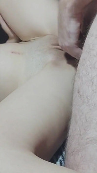 Joven esposa coreana ama la polla gruesa y su semen en su coño