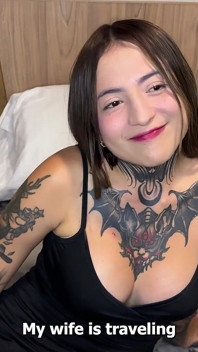 Üvey kız kardeşler ve üvey baba, harika bir gece geçiriyor