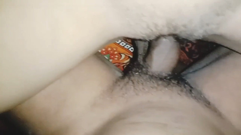 Boneshaker: Nadržená dívka S Těsná chlupatá kundička ošukaná tvrdě Indie misionářské...