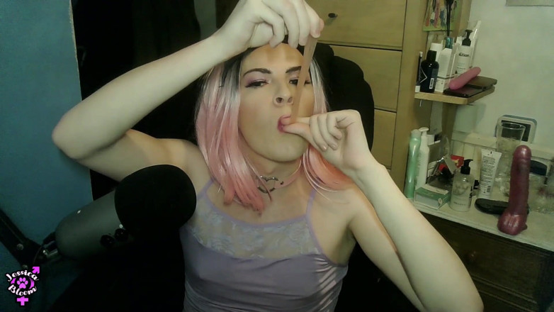 Jessica Bloom: Sissygasm préservatif, Milkshake, avalage
