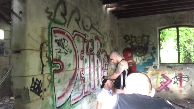 RAW PORN SPY CAM: Croazieră în aer liber cu Jess folosită brut de John Strap