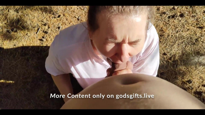 Godsgifts1: 公園でだらしないイラマチオ&amp;口内射精