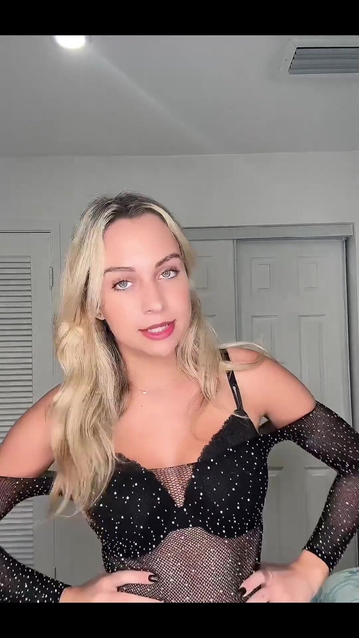 Tiffstreatsxoxo: Omg Wyd face înapoi aici cu creveti mici?