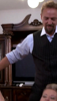 Uległy Niewolnik W Zmysłowej Przygodzie BDSM