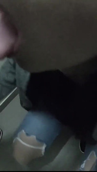 Avsugning med min granne i entrén sperma på mitt ansikte - Nicky Mist 4K