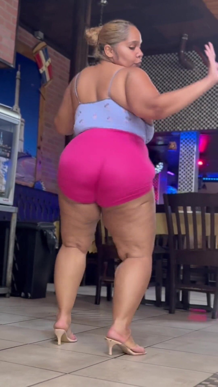 PutiLing: Leg Tease - Fetiche de salto alto - bunda gorda gordinha porto-riquenha -...