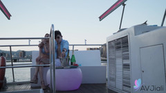 AV Jiali: Stacy und freunde verbringen den tag auf einem Boot spielen...