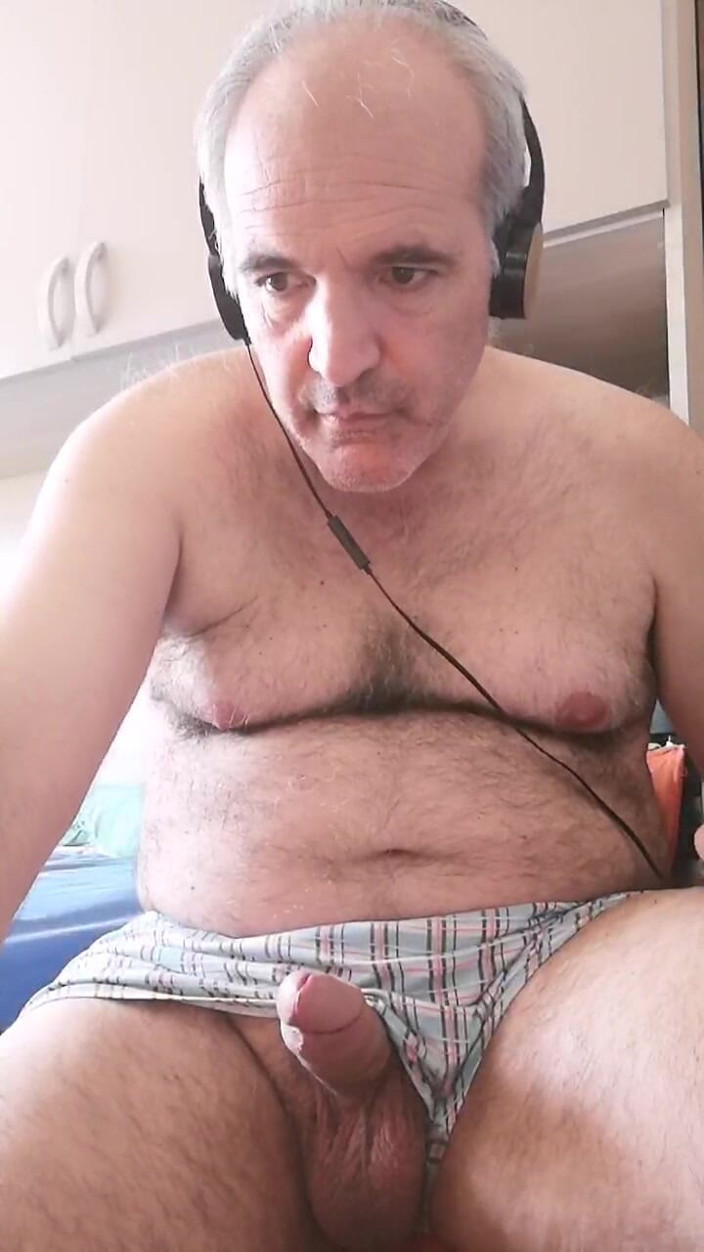 Setesesso7: Ik masseer mijn penis, verlangend naar strelingen!